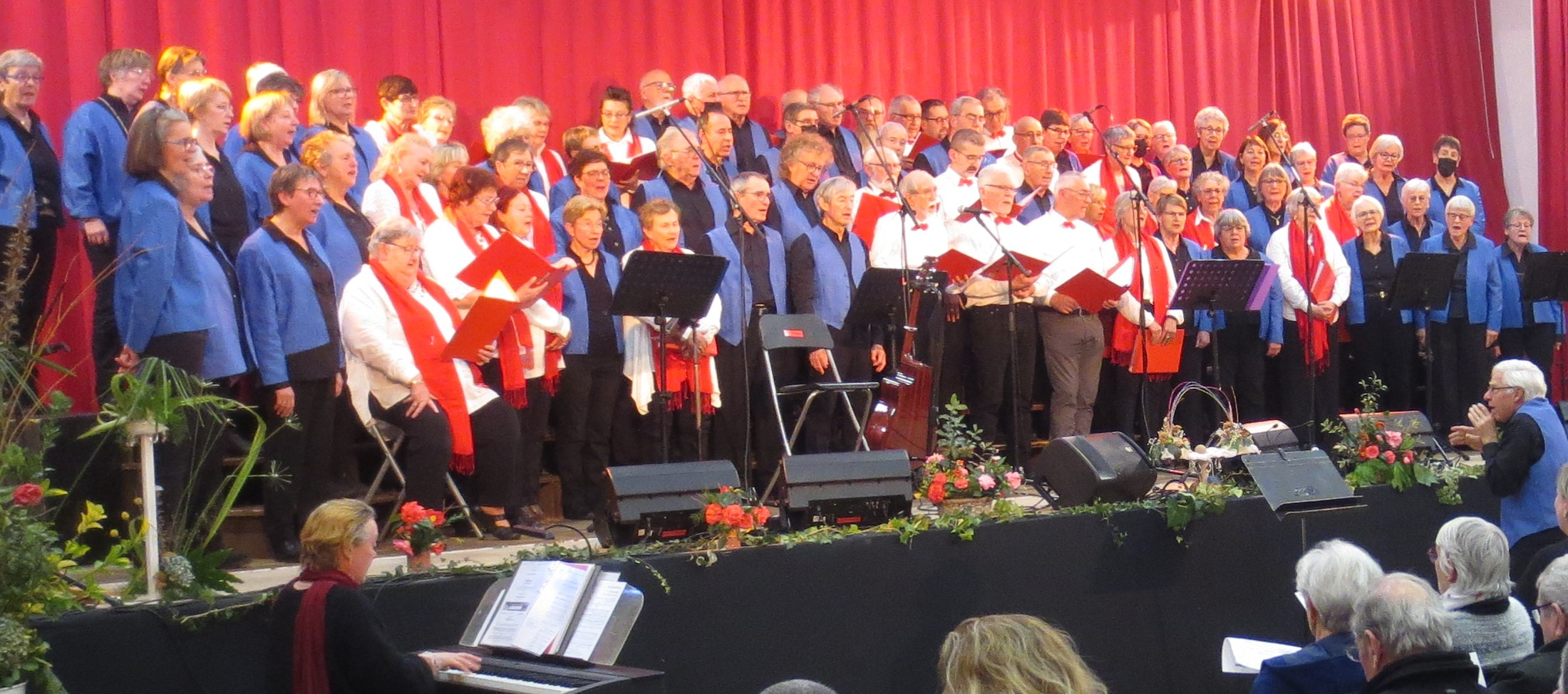 avec la Chorale de l'Aulne .JPG